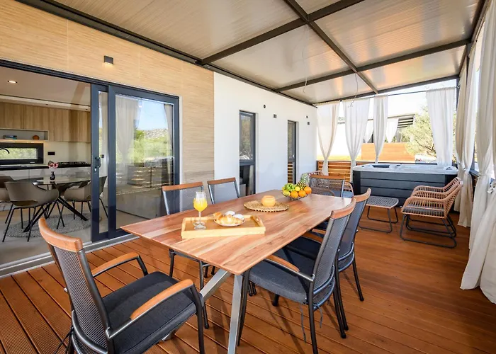 Luxury And Cosy Little House Ivinj 1 בית נופש טיסנו